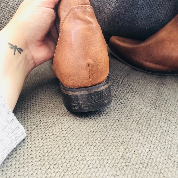 Knee high boots - Picture 4 of 7